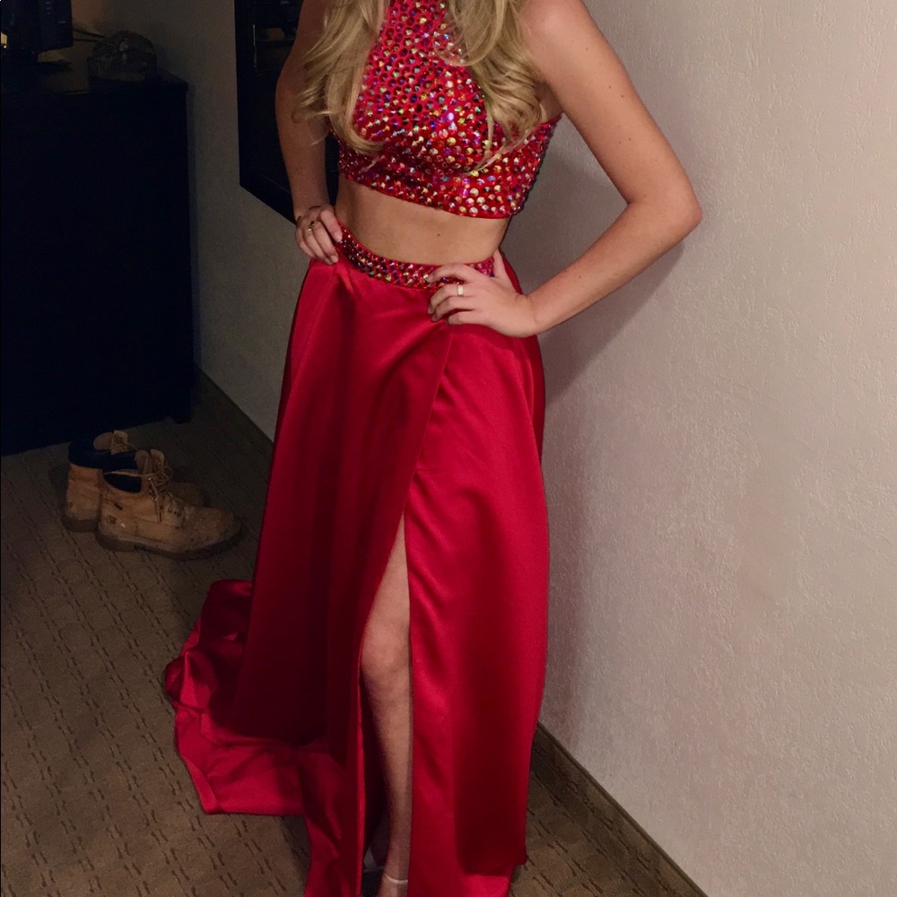 Red, Two piece dress, worn once, size XS/S US 2/4